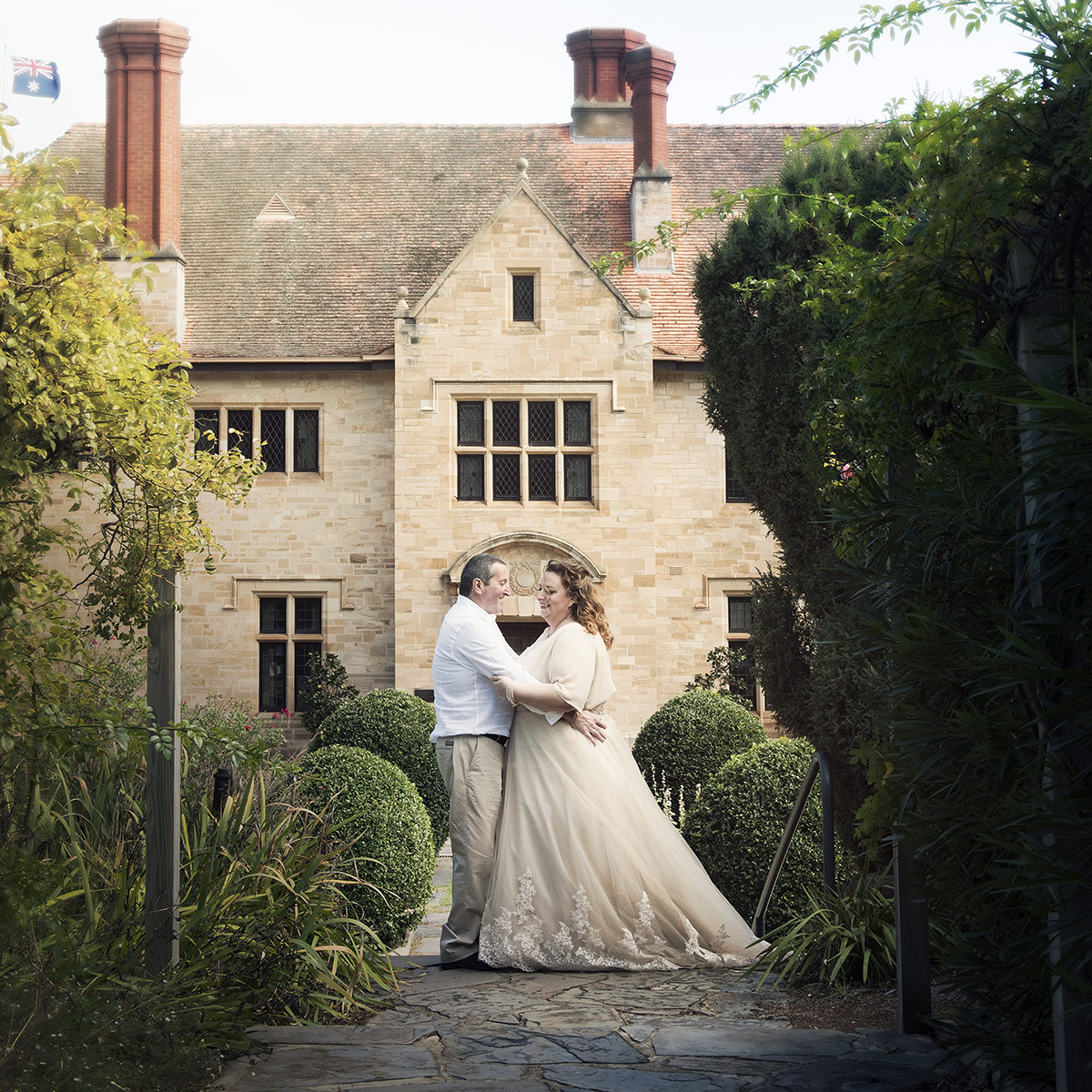 Bride and Groom in front of Carrick Hill