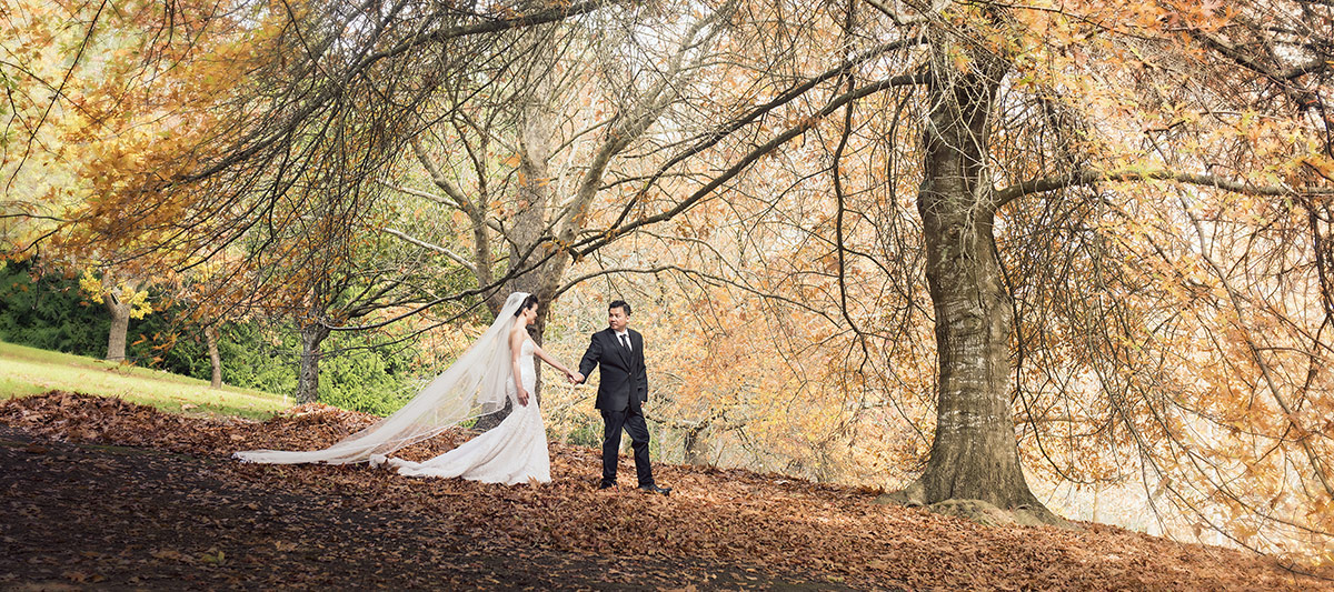 thorngrove manor engagement shoot - rya & evan 29 Bride and Groom walking