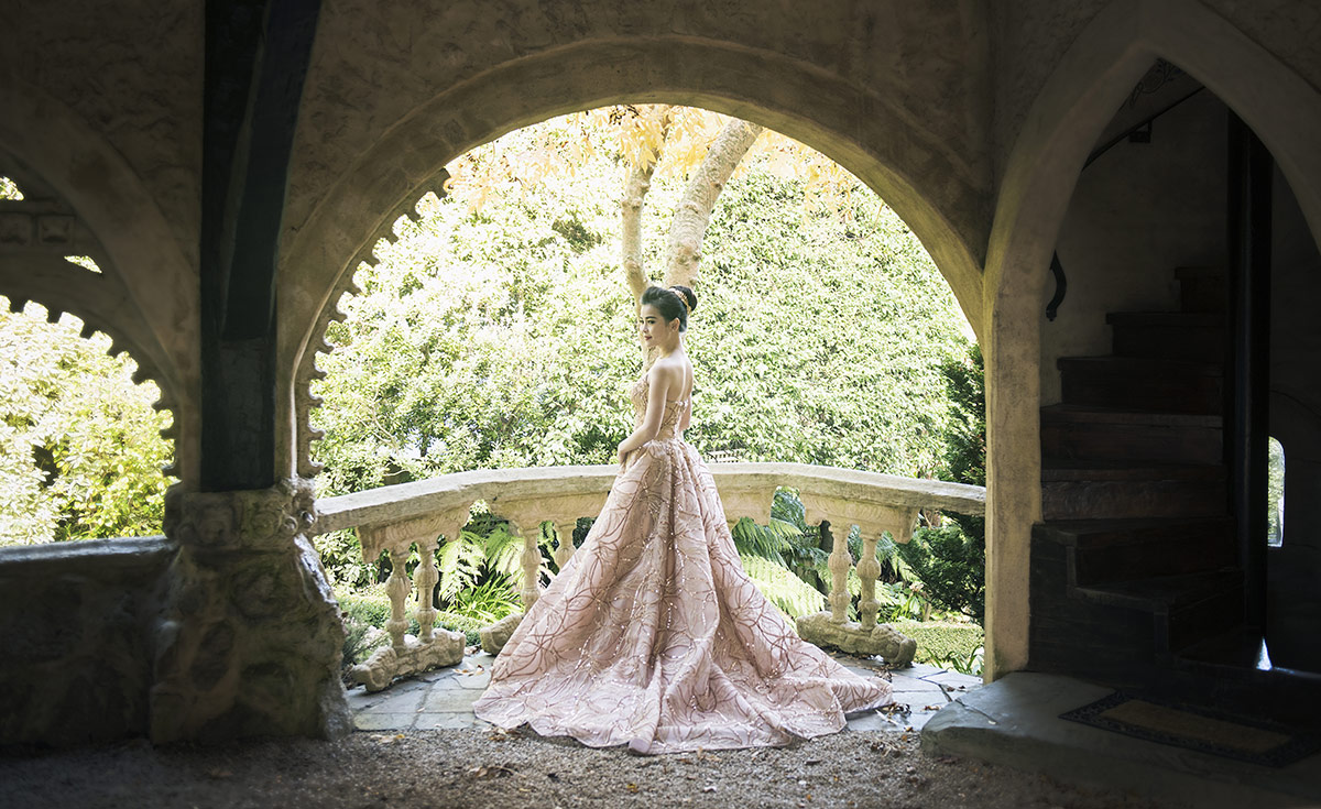 thorngrove manor engagement shoot - rya & evan 14 Bride framed in the castle fixtures