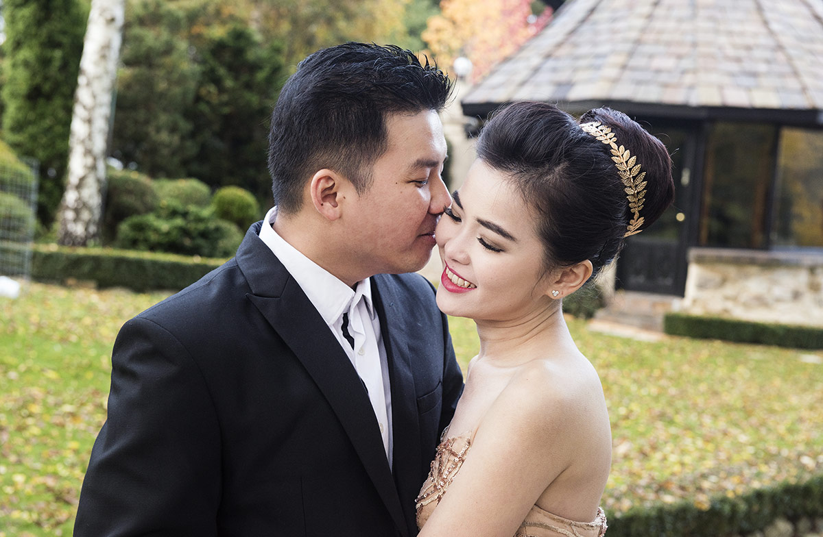 thorngrove manor engagement shoot - rya & evan 13 Kisses