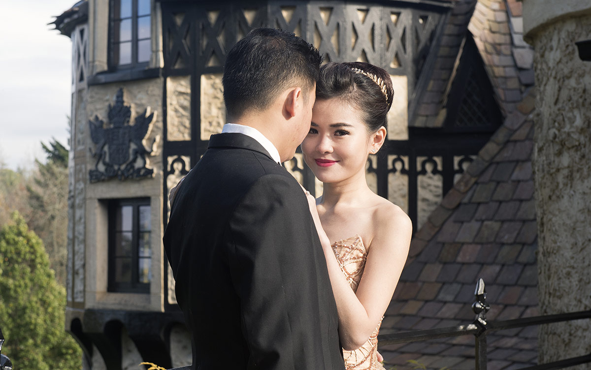 thorngrove manor engagement shoot - rya & evan 11 Smiles