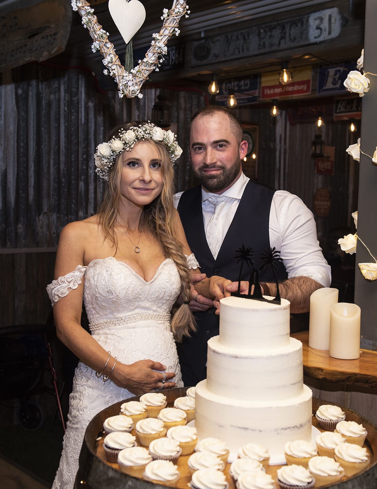 pepper tree cafe wedding - amanda & daniel 147 Cutting the cake