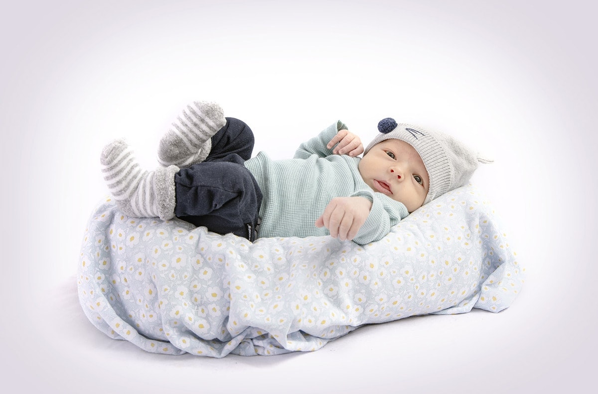 baby hadley - newborn shoot 1 laying down