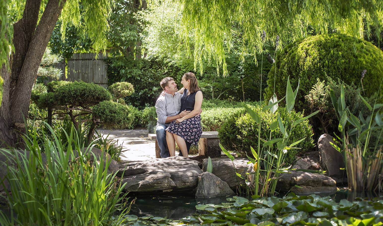 veale & himeji gardens family shoot 13 Couple in Himeji Gardens
