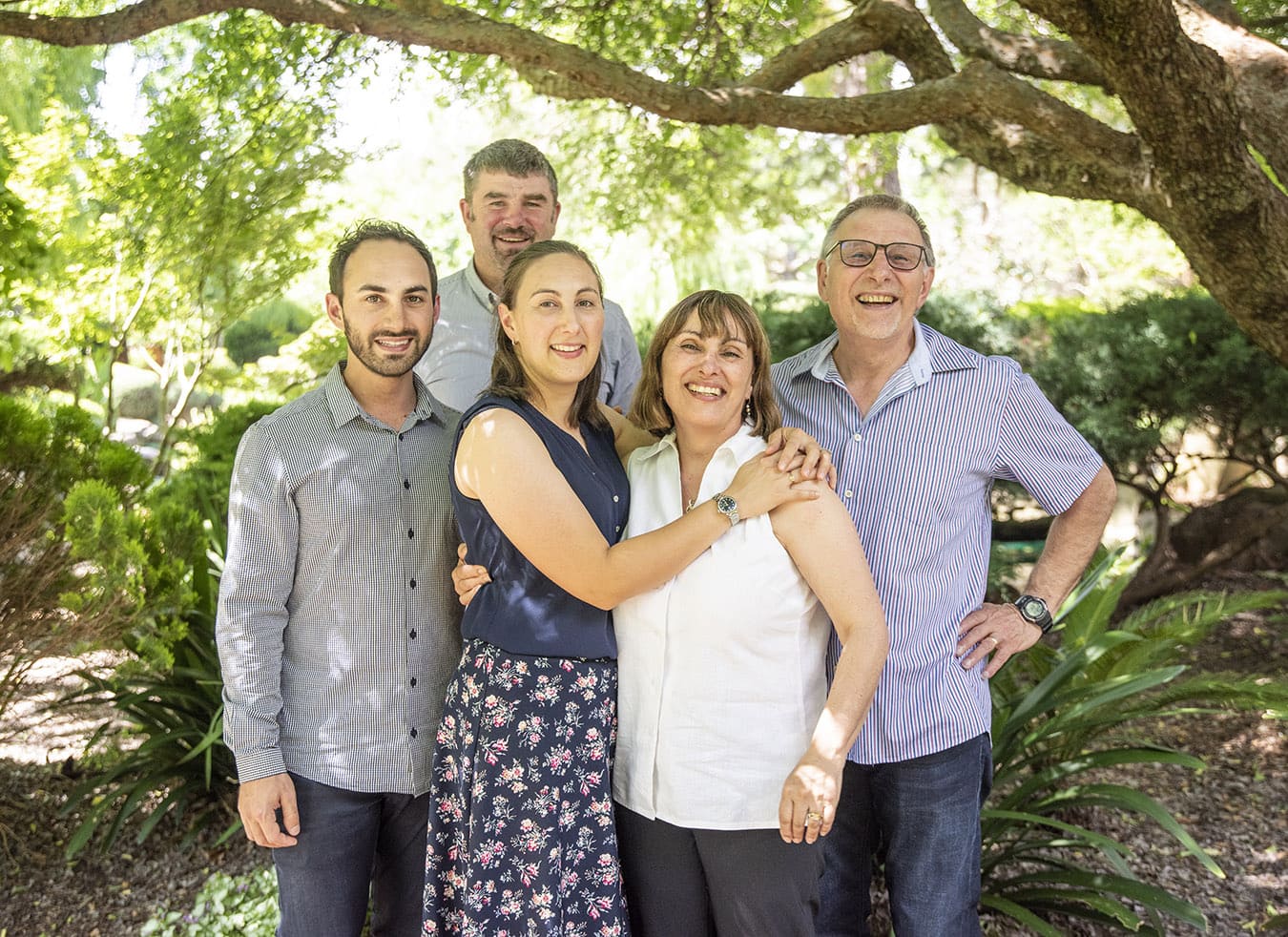 veale & himeji gardens family shoot 19 Family portrait