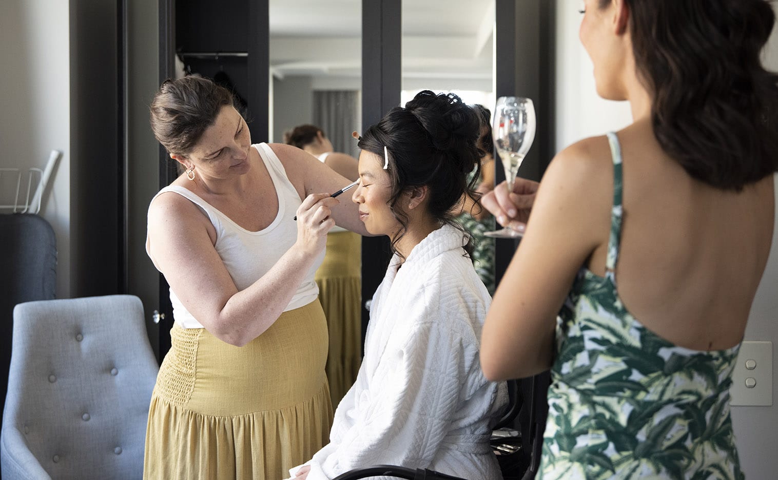 6 tips on preparing for your wedding photographs 9 Makeup artist doing her thing