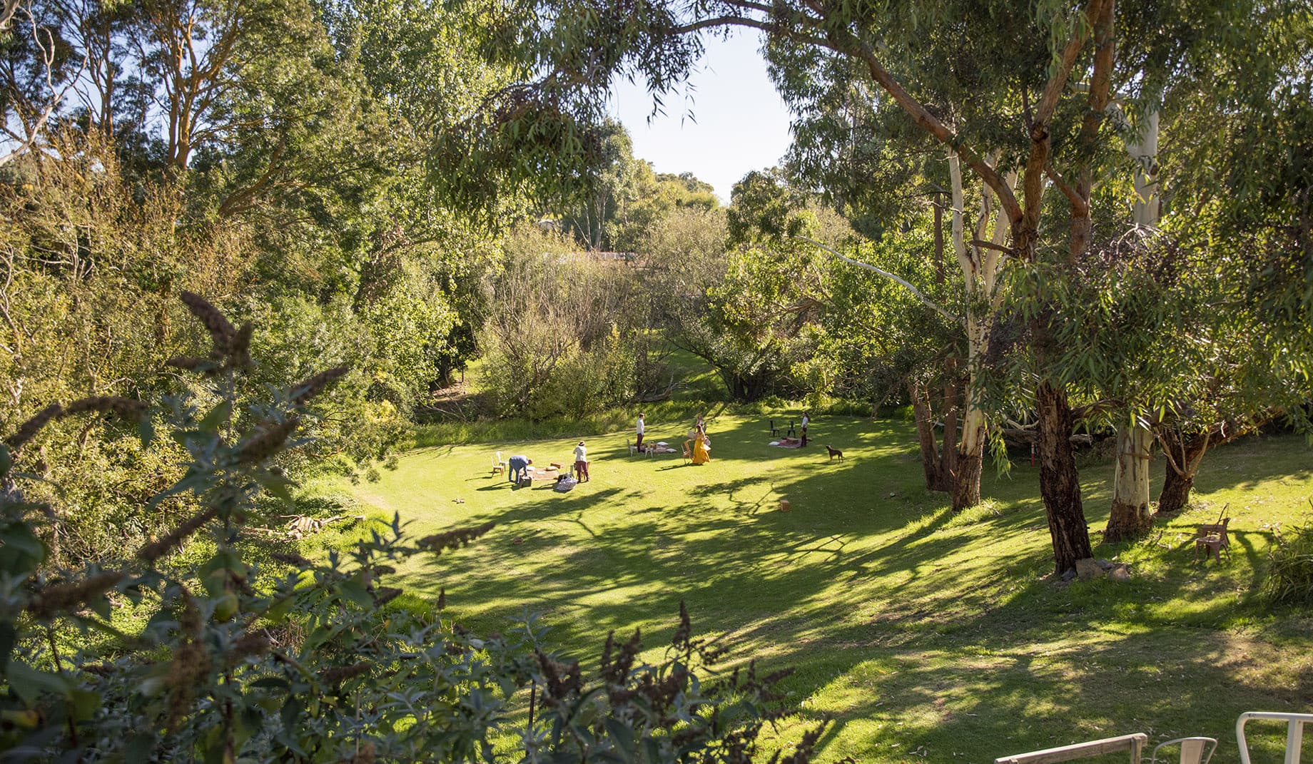 old oval estate wedding - suzie & jay 98 Three Brothers Arms grassy area