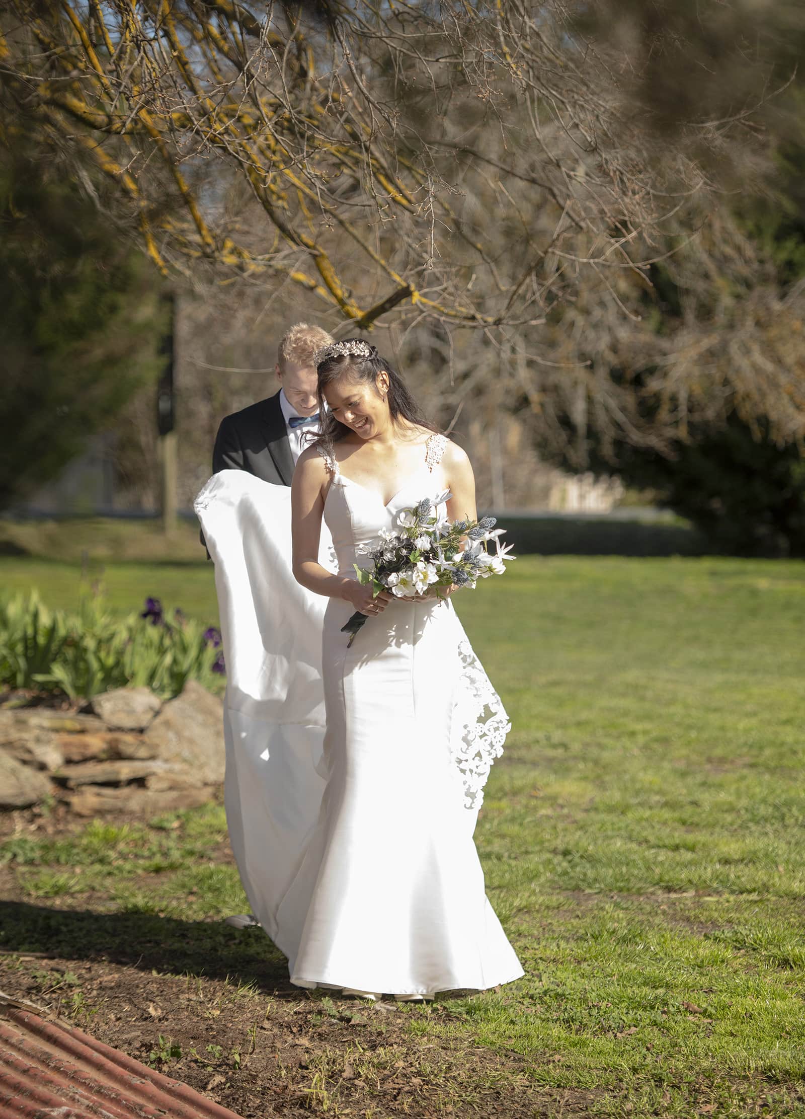 mount torrens hotel wedding - clare & craig 33 Bride arriving in gown