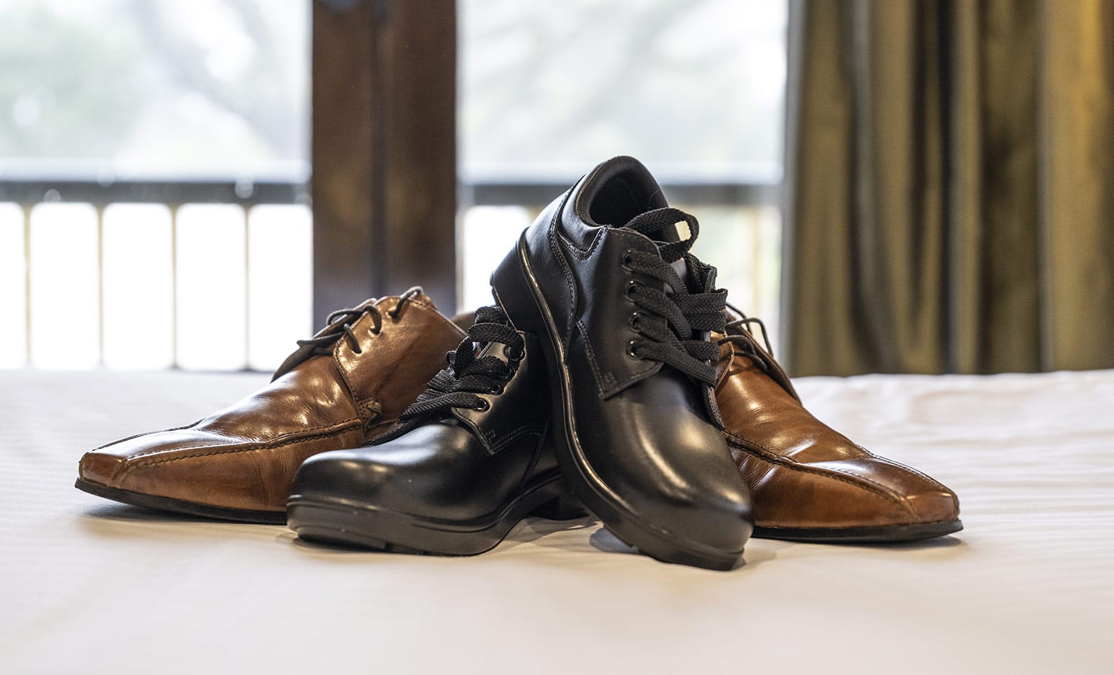 mount lofty house wedding - katrina & lucas 1 groomsman shoes