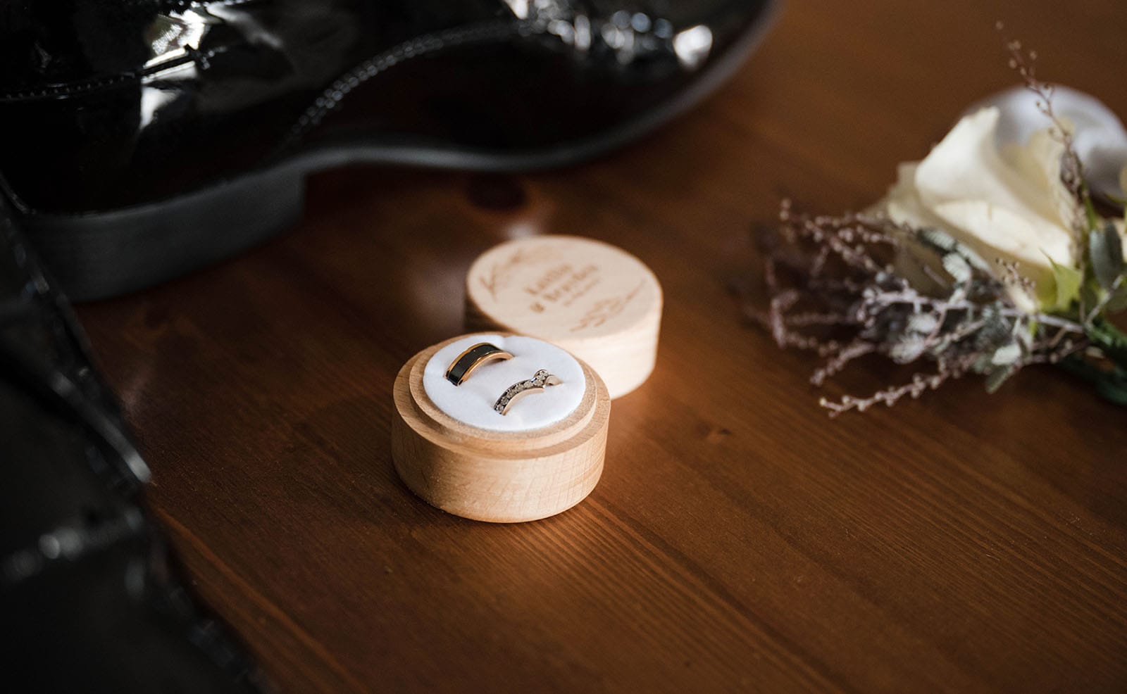 mclaren vale ekhidna wines wedding - kait & brayden 2 Wedding rings in box next to shoes