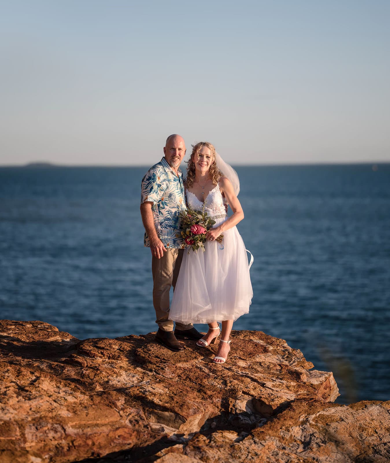darwin's dudley point wedding - melanie & kerry 37 Bride and groom with ocean in background