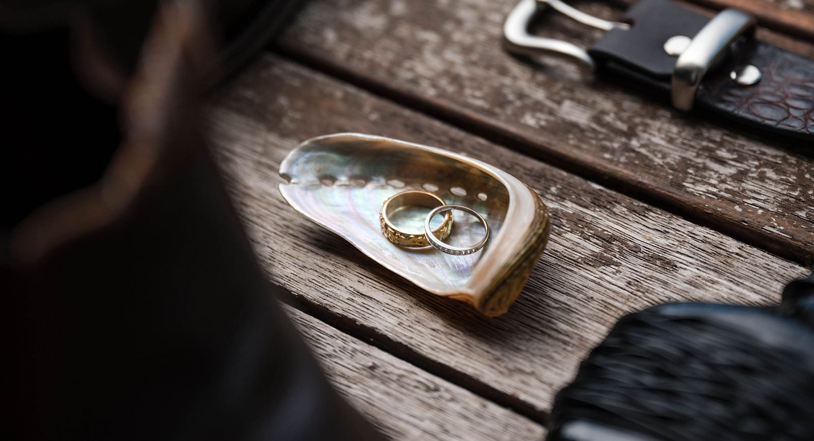 darwin's dudley point wedding - melanie & kerry 2 Wedding rings in shell