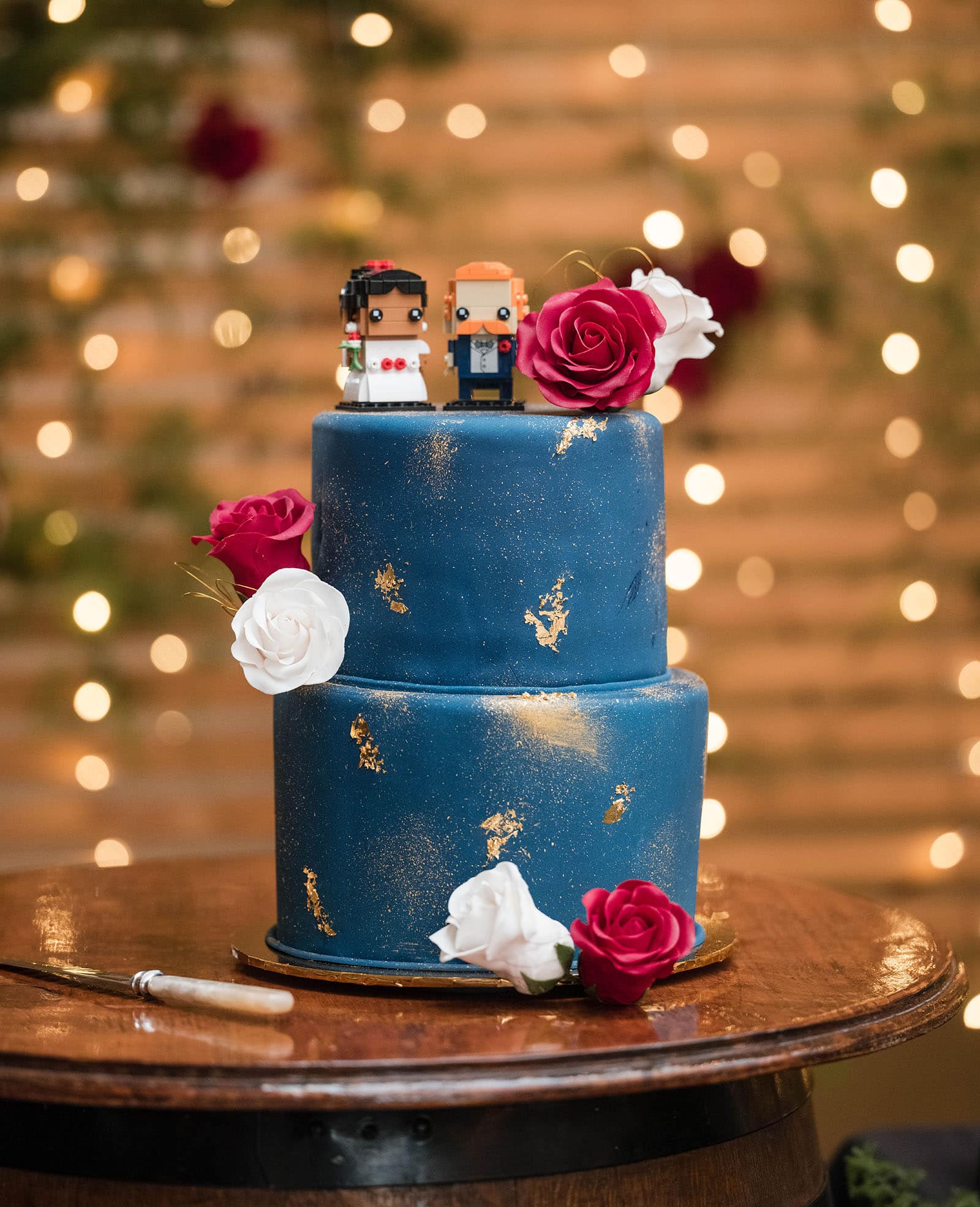 ekhidna winery wedding - chami & bryce 55 Blue wedding cake