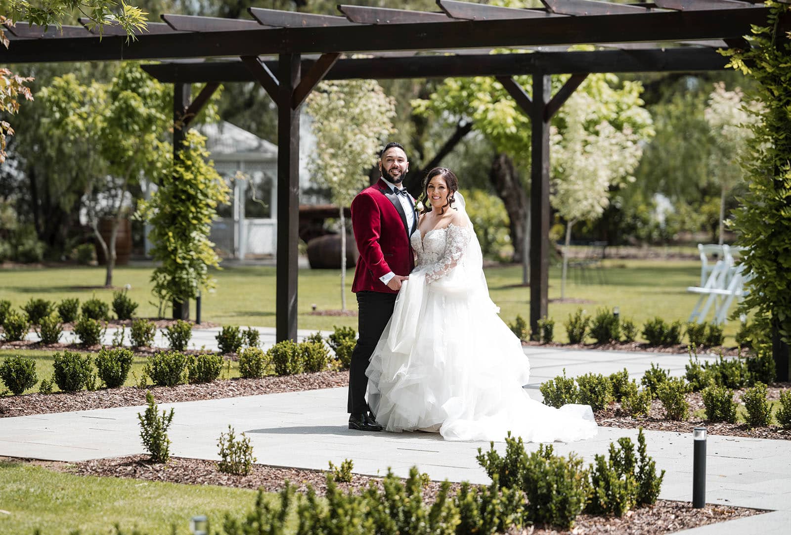 sunnybrae estate 9 Bride and groom in the Sunnybrae Esatate grounds