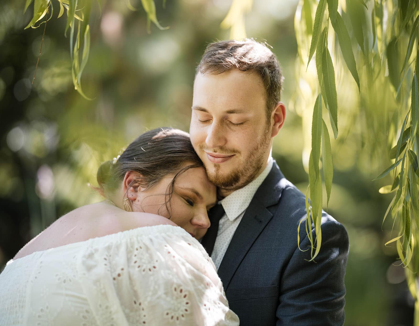 marriages registration office wedding - dayna & alex 29 Embrace in the willow leaves