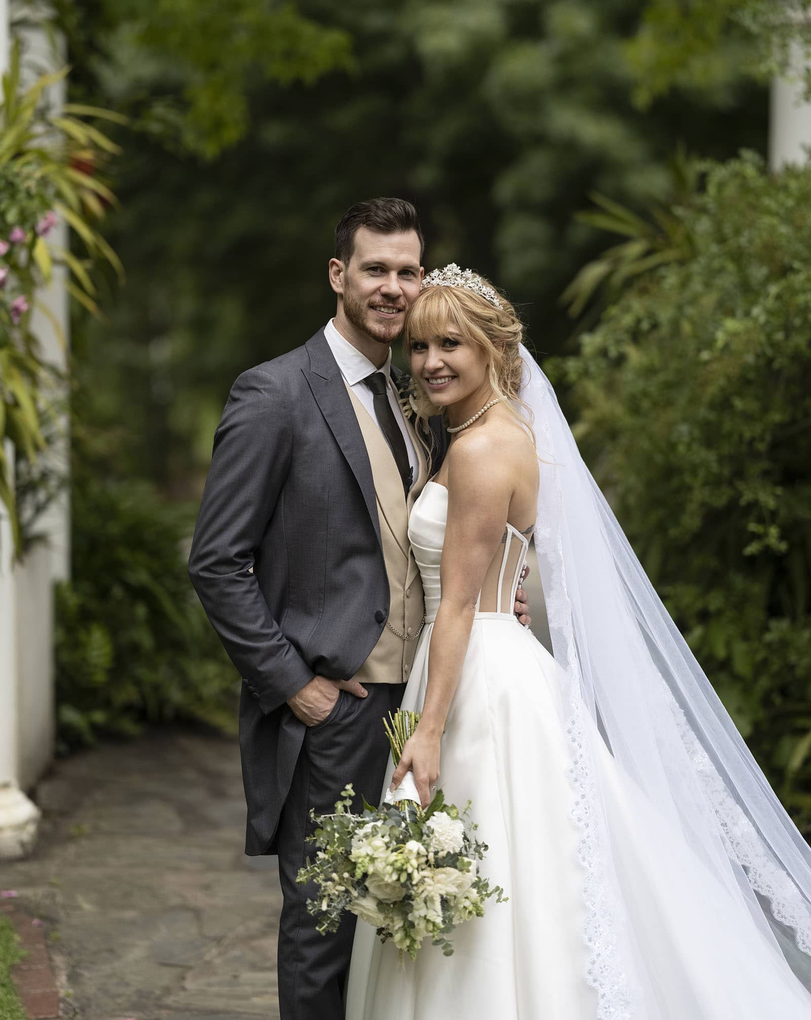 the manor basket range wedding - cassie & danny 44 Bride and groom portrait
