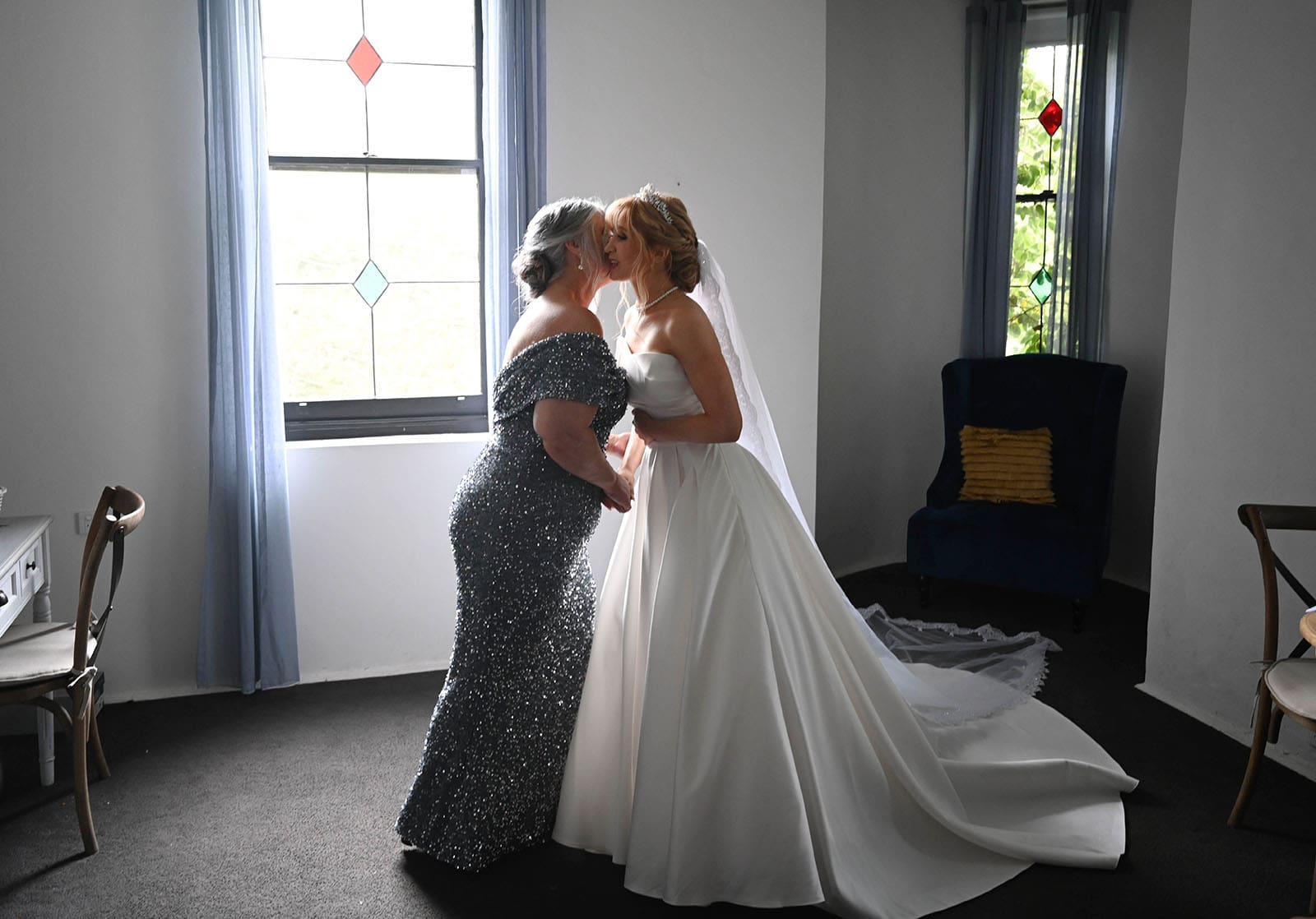 the manor basket range wedding - cassie & danny 23 Bride and Mum kiss