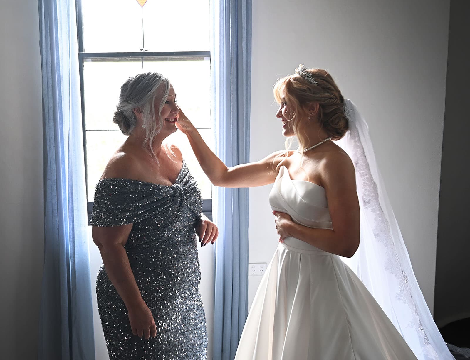 the manor basket range wedding - cassie & danny 22 Bride helping Mum