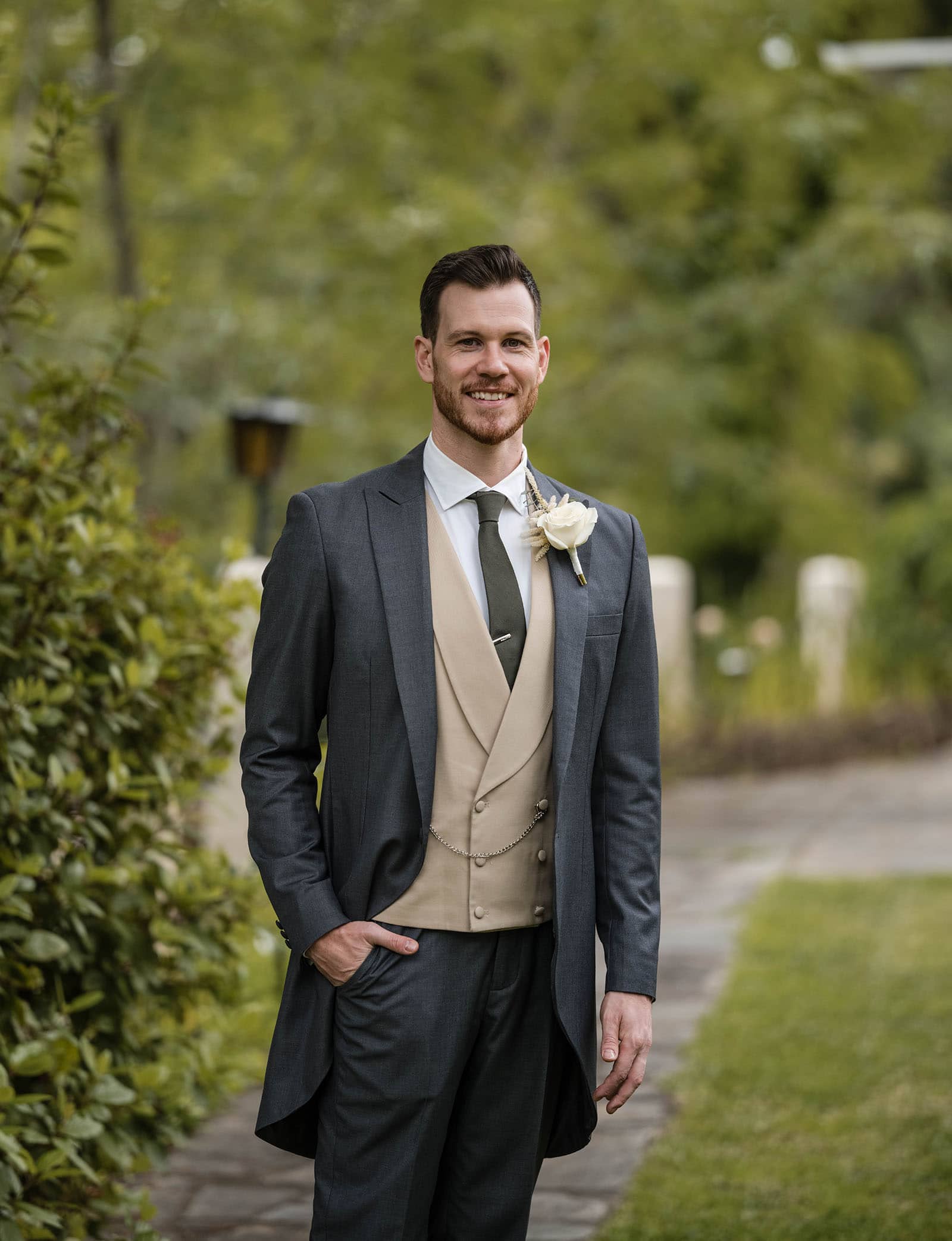 the manor basket range wedding - cassie & danny 12 Groom portrait