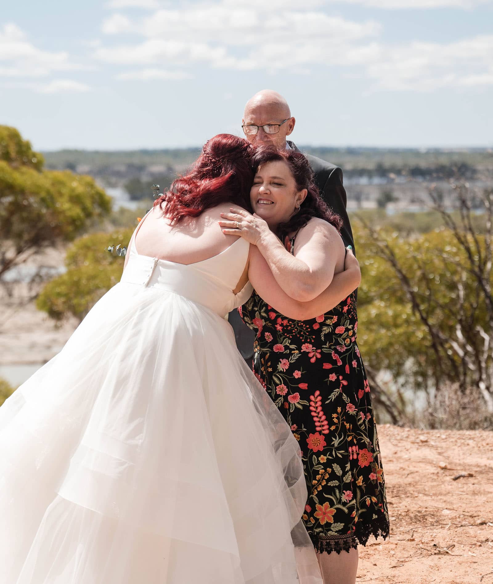 riverland wine centre wedding - lisa & mitch 176 Hugs with Mum for first look