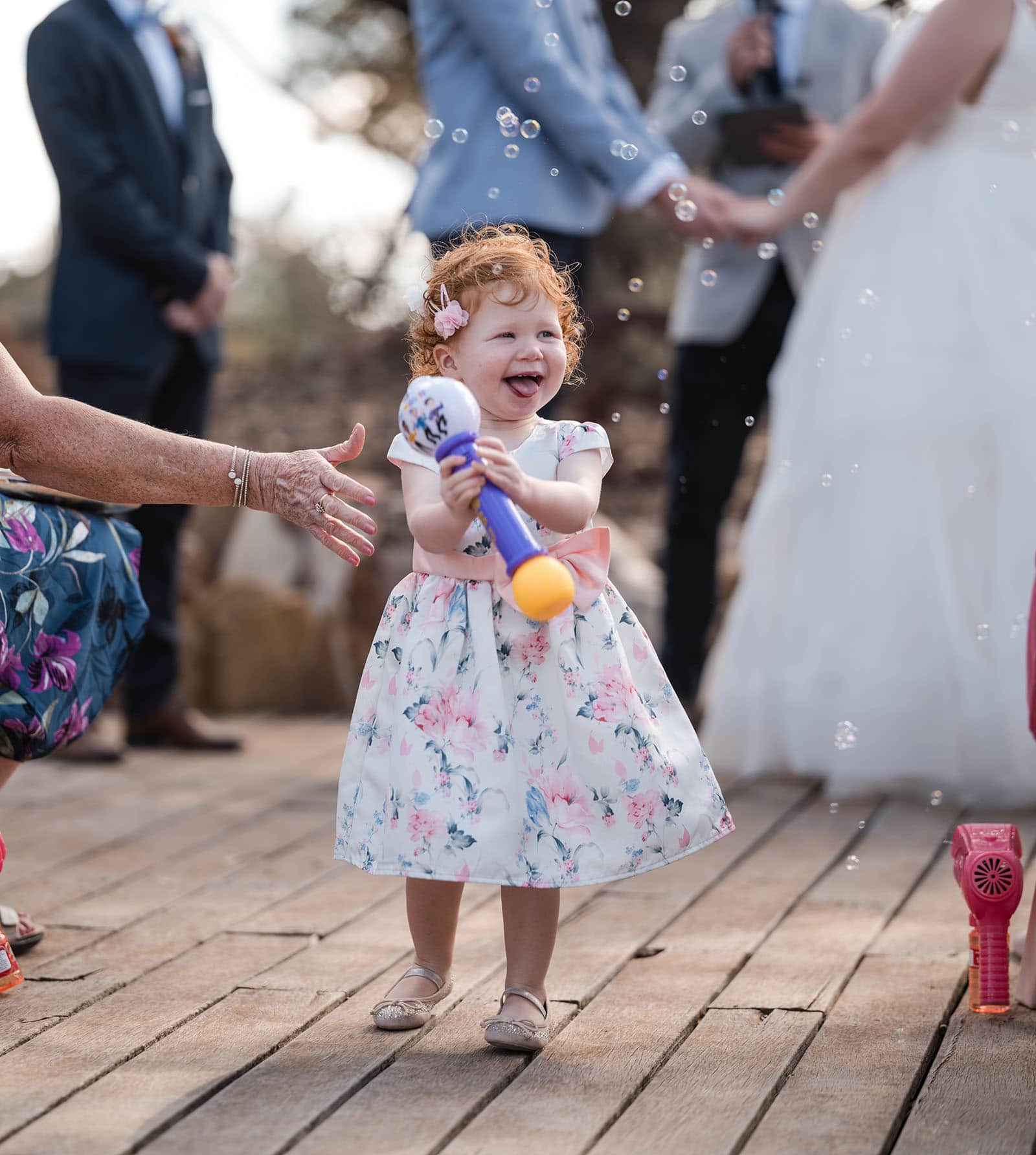 riverland wine centre wedding - lisa & mitch 194 Little girl with bubbles