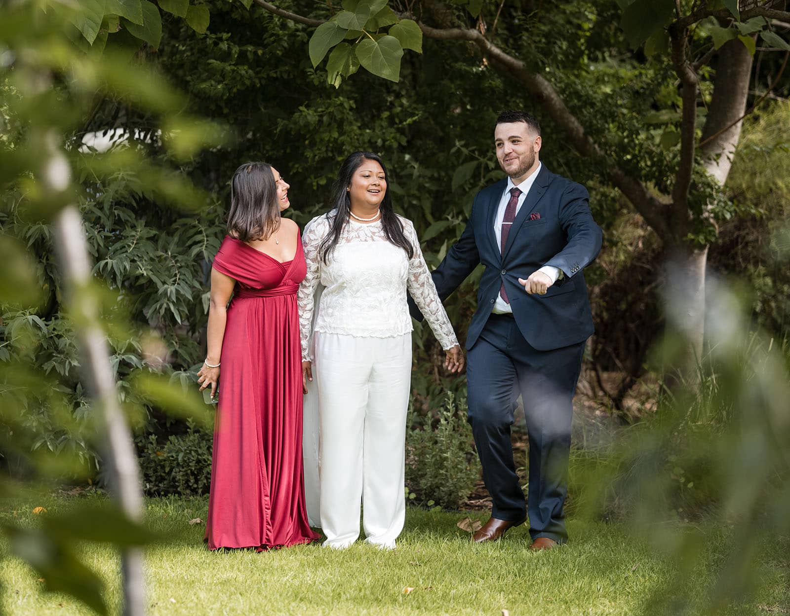 vine shed wedding - kat & katie 197 bride with bride squad