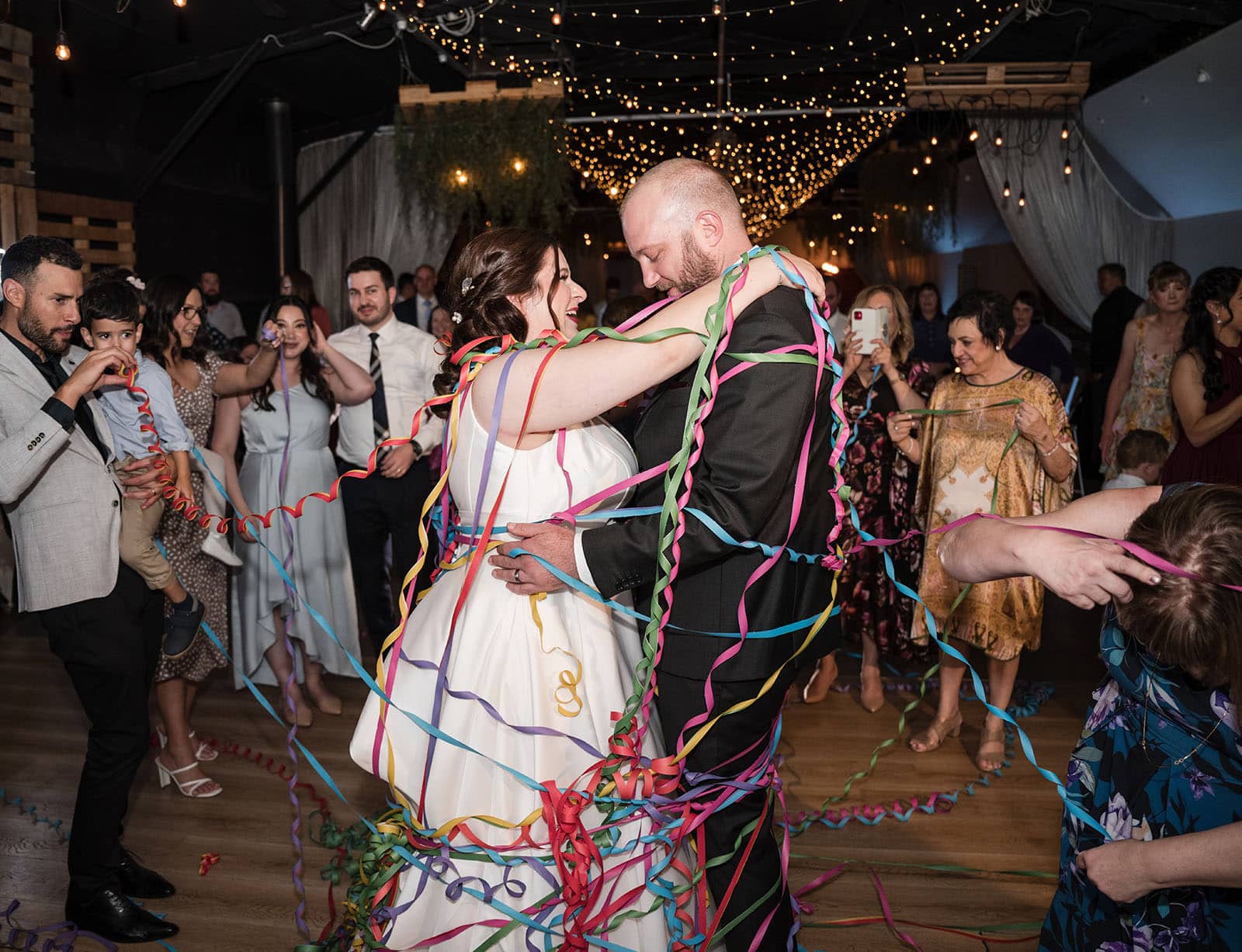 ten22 wedding - julia & daniel 181 First dance with streamers