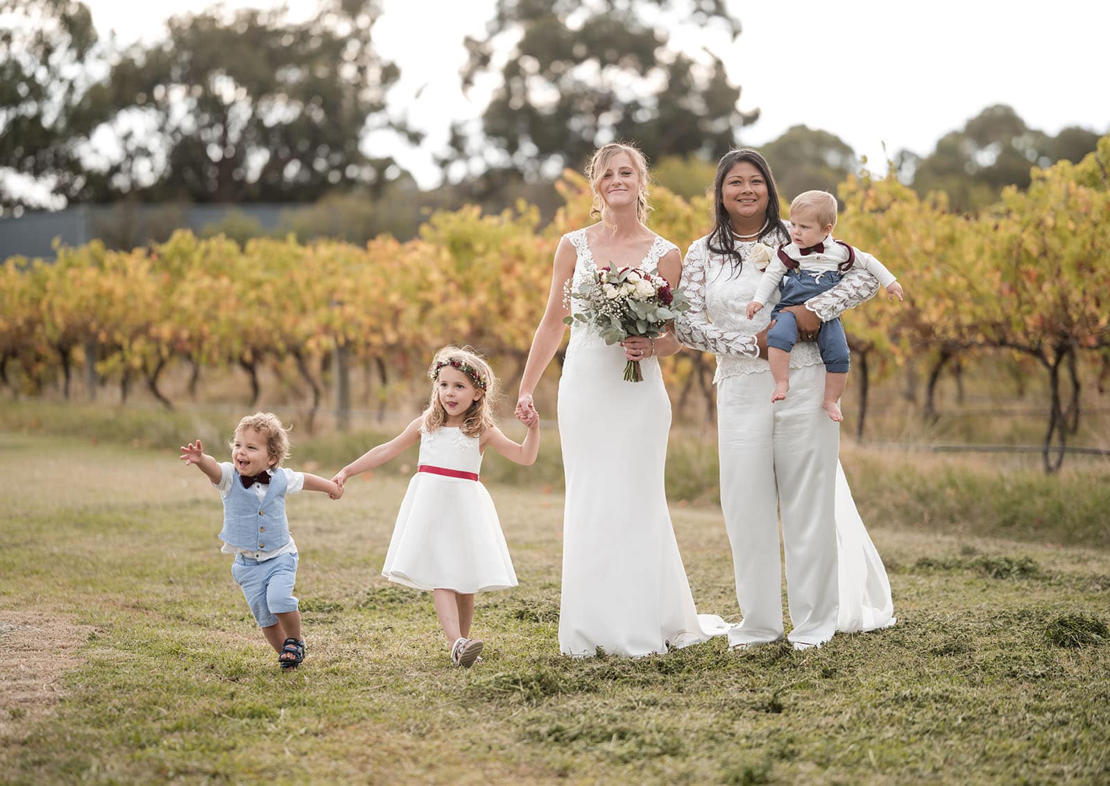 vine shed wedding - kat & katie 231 Group photo with kids