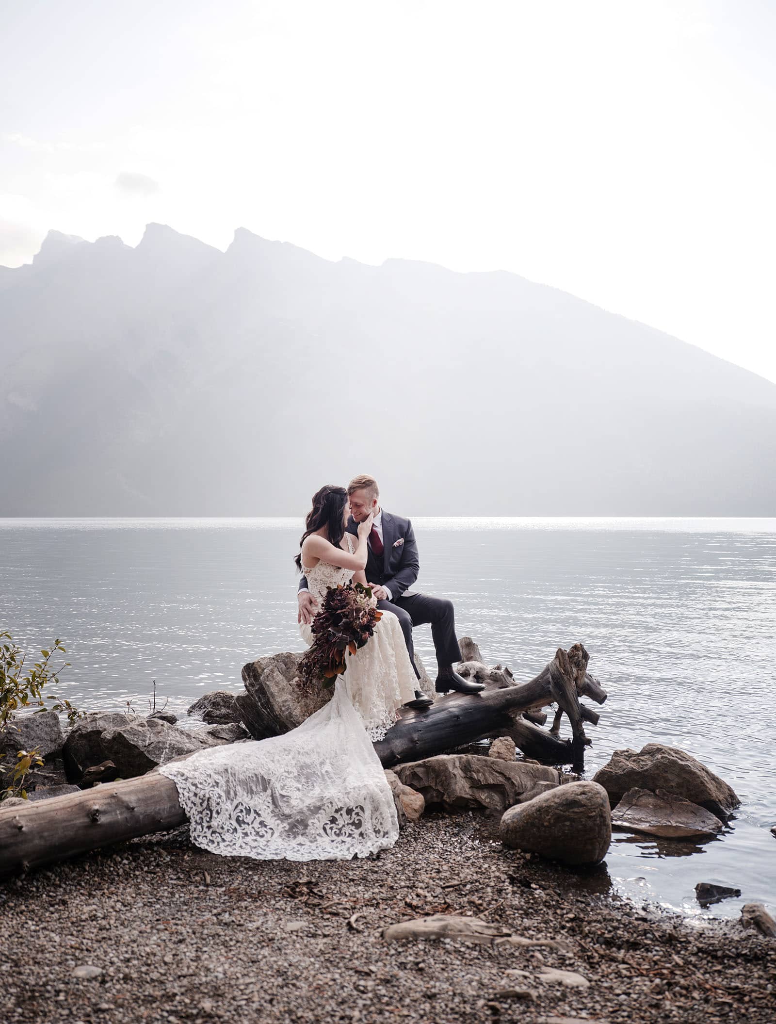 canada's lake louise wedding photoshoot - melodie & brandon 6 Lake Minnewaka wedding photo