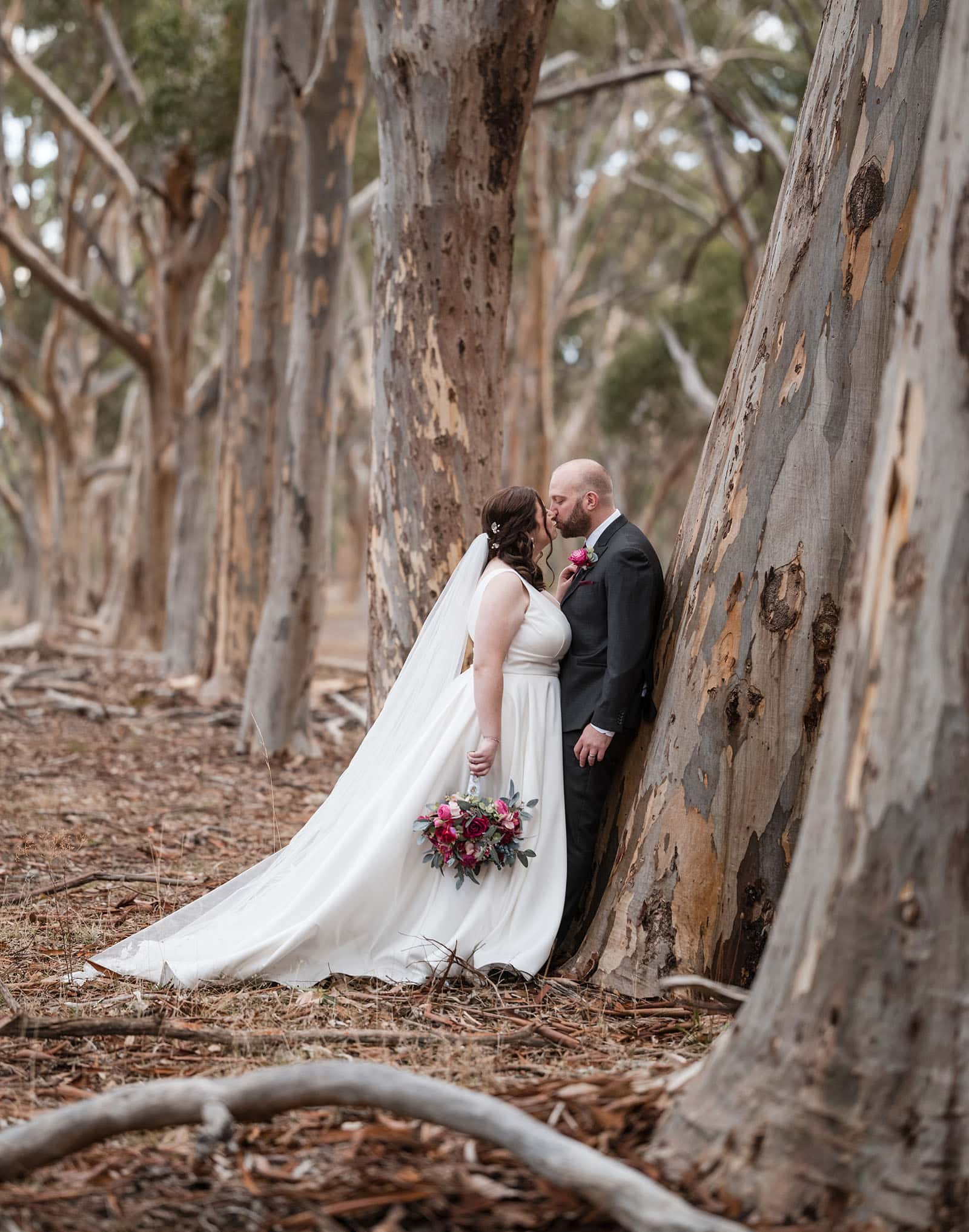 ten22 wedding - julia & daniel 170 Married couple leaning on gum tree
