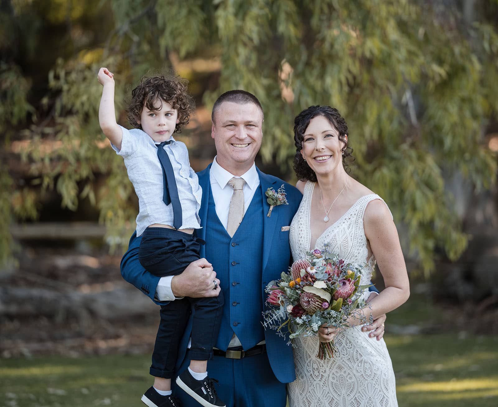 white hill estate wedding - catherine & sean 302 Newly wed family photo