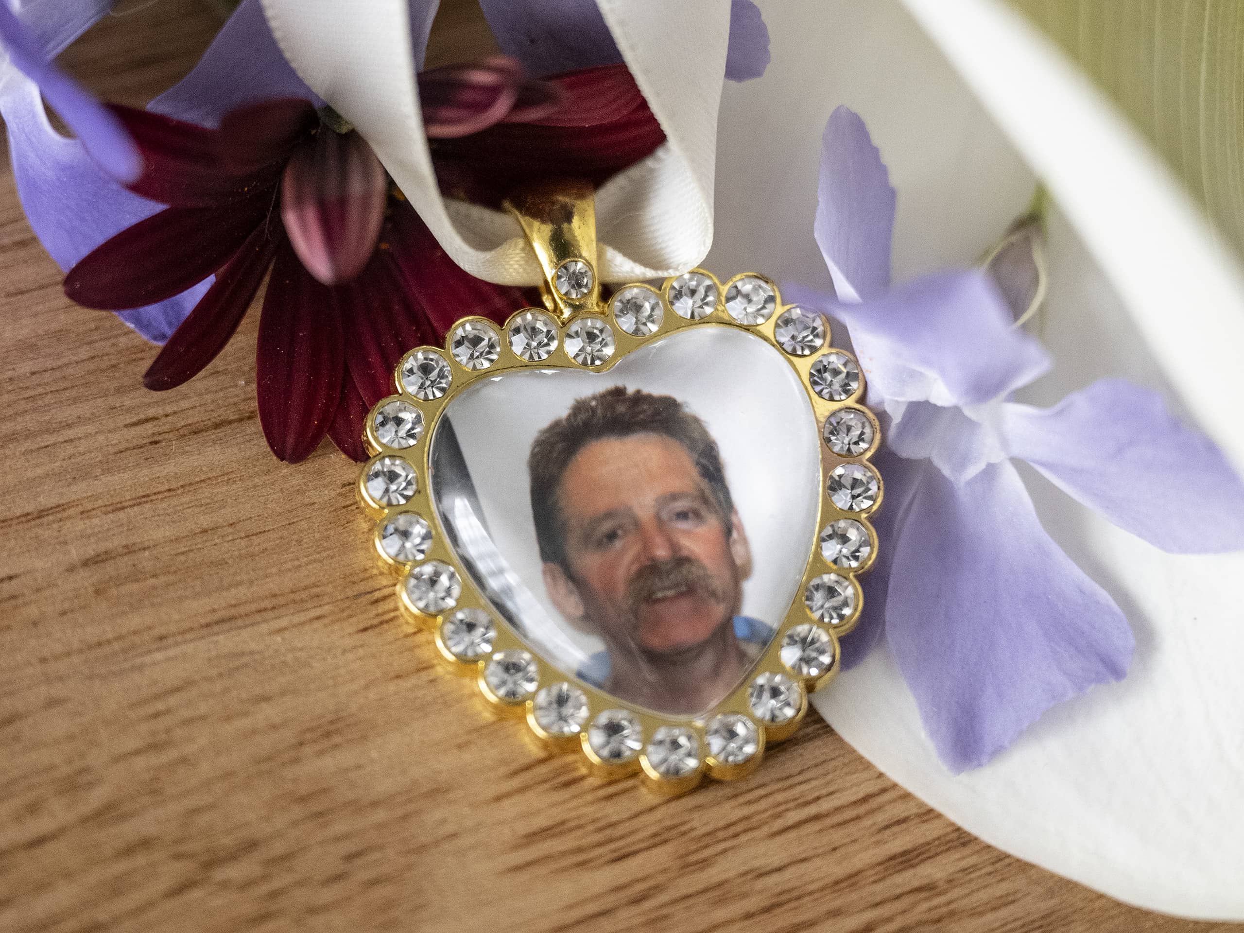 wedding bouquet photo memory charm with rhinestones 6 gold rhinestone bridal charm