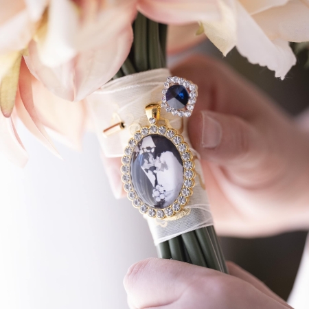 deluxe oval memorial photo charm for bouquets 3 Deluxe Oval Memorial Photo Charm