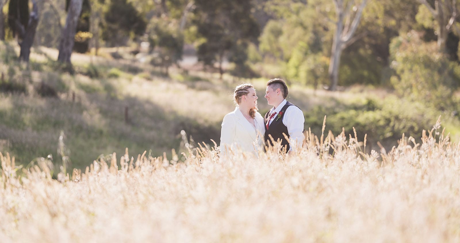 tiny house on the prairie wedding - kat & stacey 100 brides in amongst the long grass