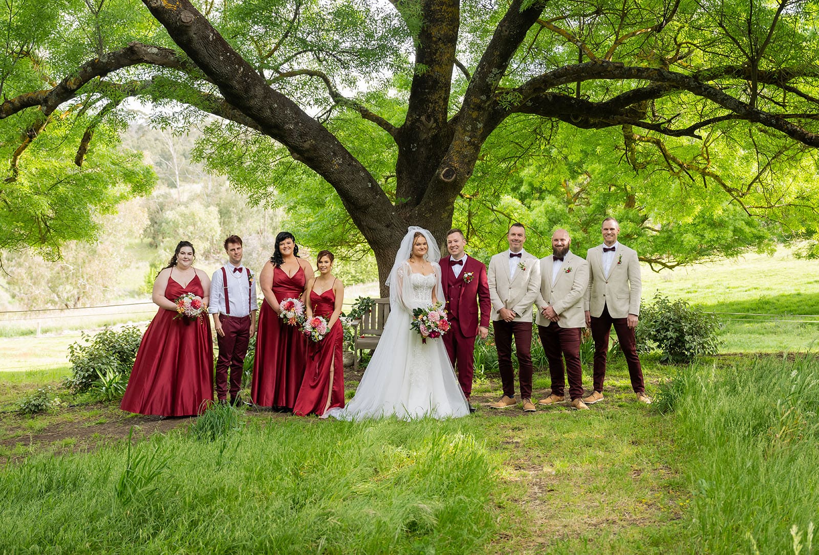 templewood house wedding - michelle & andrew 24 Bridal party together under big tree