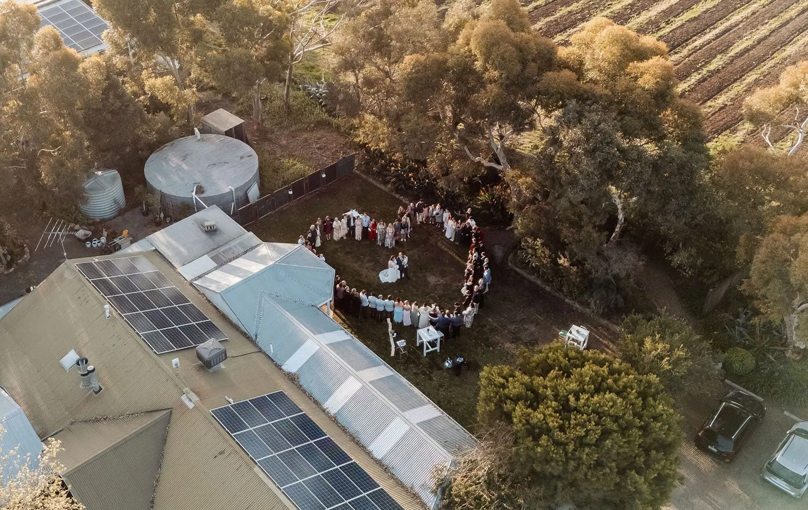 beach rd wines wedding - hana & jessie 68 Countryside gathering with people enjoying nature and scenic vistas.