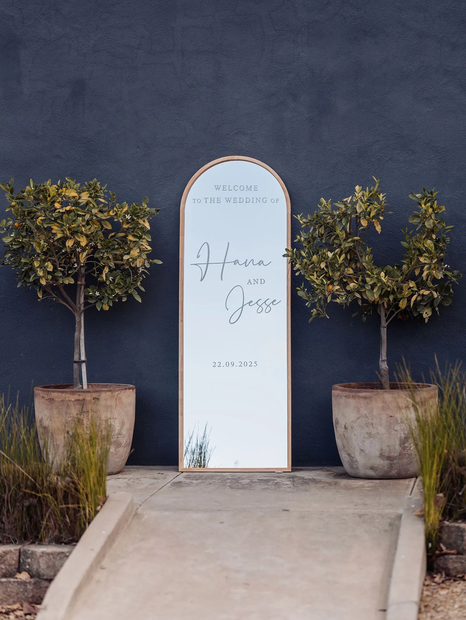 beach rd wines wedding - hana & jessie 47 Elegant wedding welcome sign for Hana and Jesses celebration.