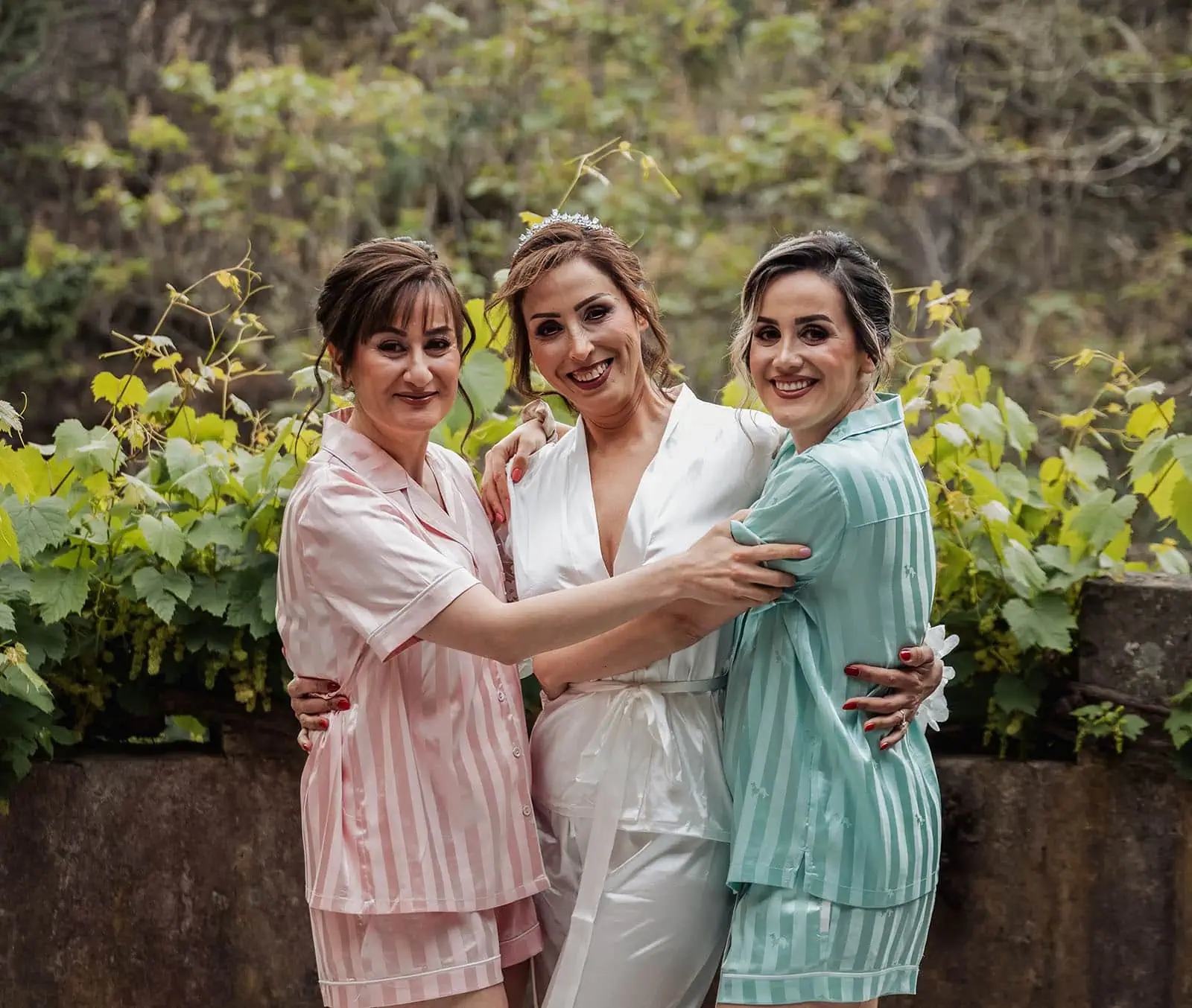 wedding at the manor in basket range - maryam & jason 122 Bridal party celebrating in elegant dresses, cheerful smiles, festive atmosphere.
