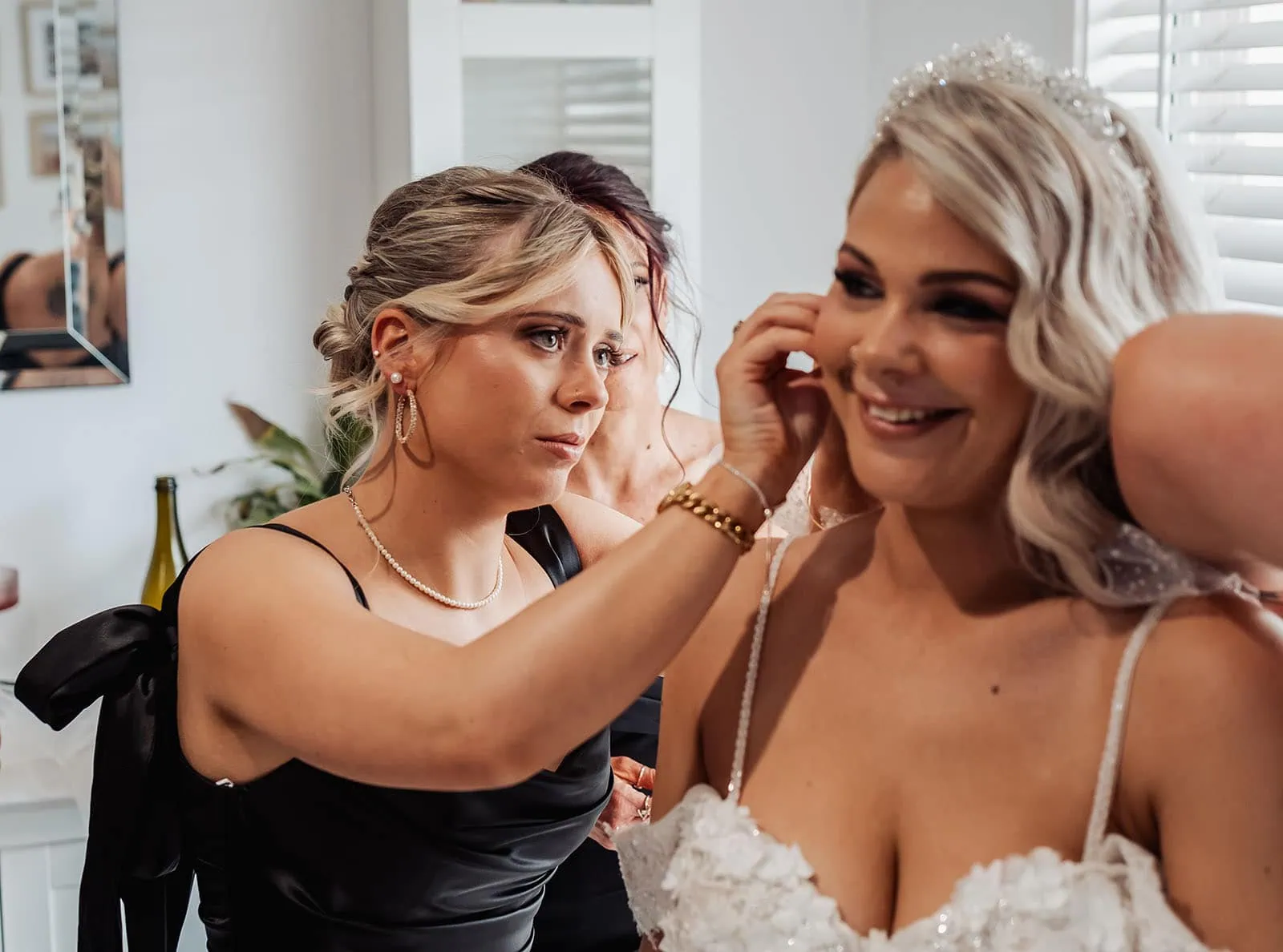 silvestris of clarendon wedding - sam & wayne 200 Bride getting ready, wedding preparations, bridal gown, makeup, joyful atmosphere.