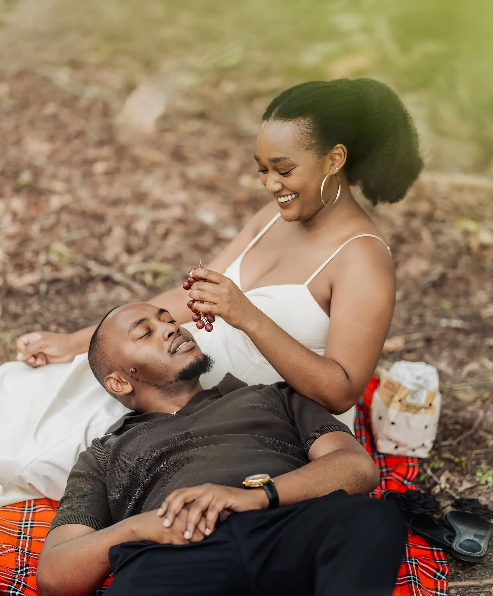 mt lofty botanic gardens couples shoot – ruth & emanuel 5 Couple enjoying scenic outdoor picnic in nature.
