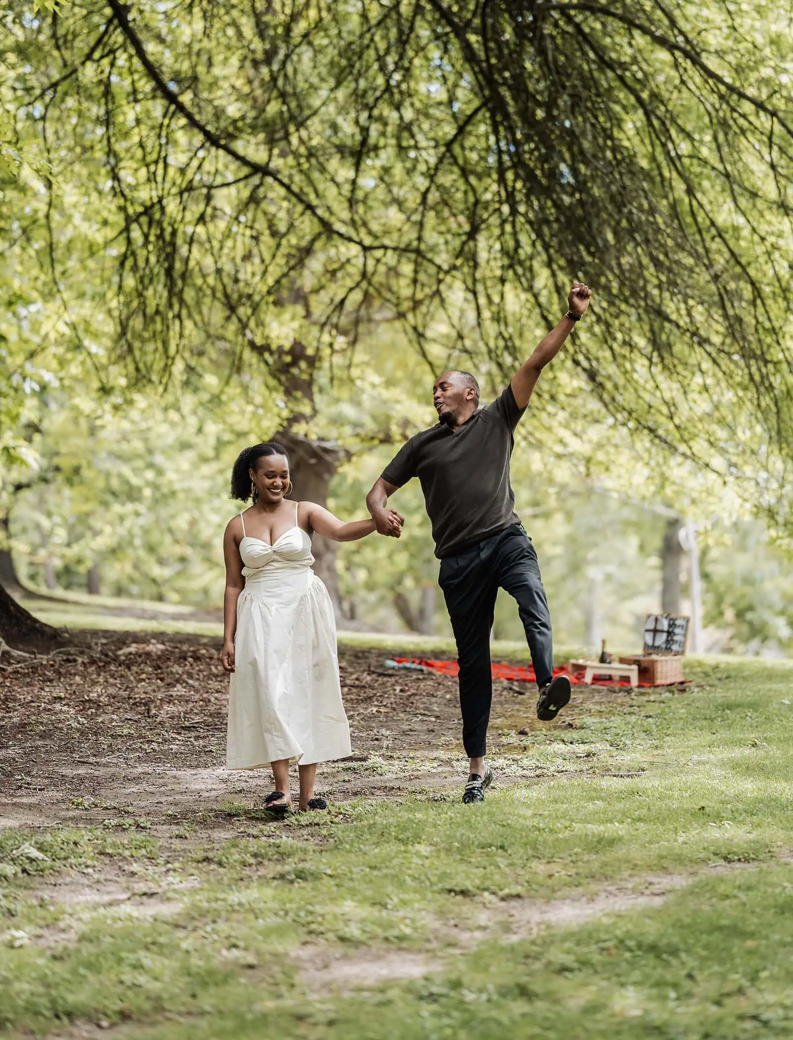 mt lofty botanic gardens couples shoot – ruth & emanuel 7 Family enjoying a sunny day in the park under colorful autumn trees.