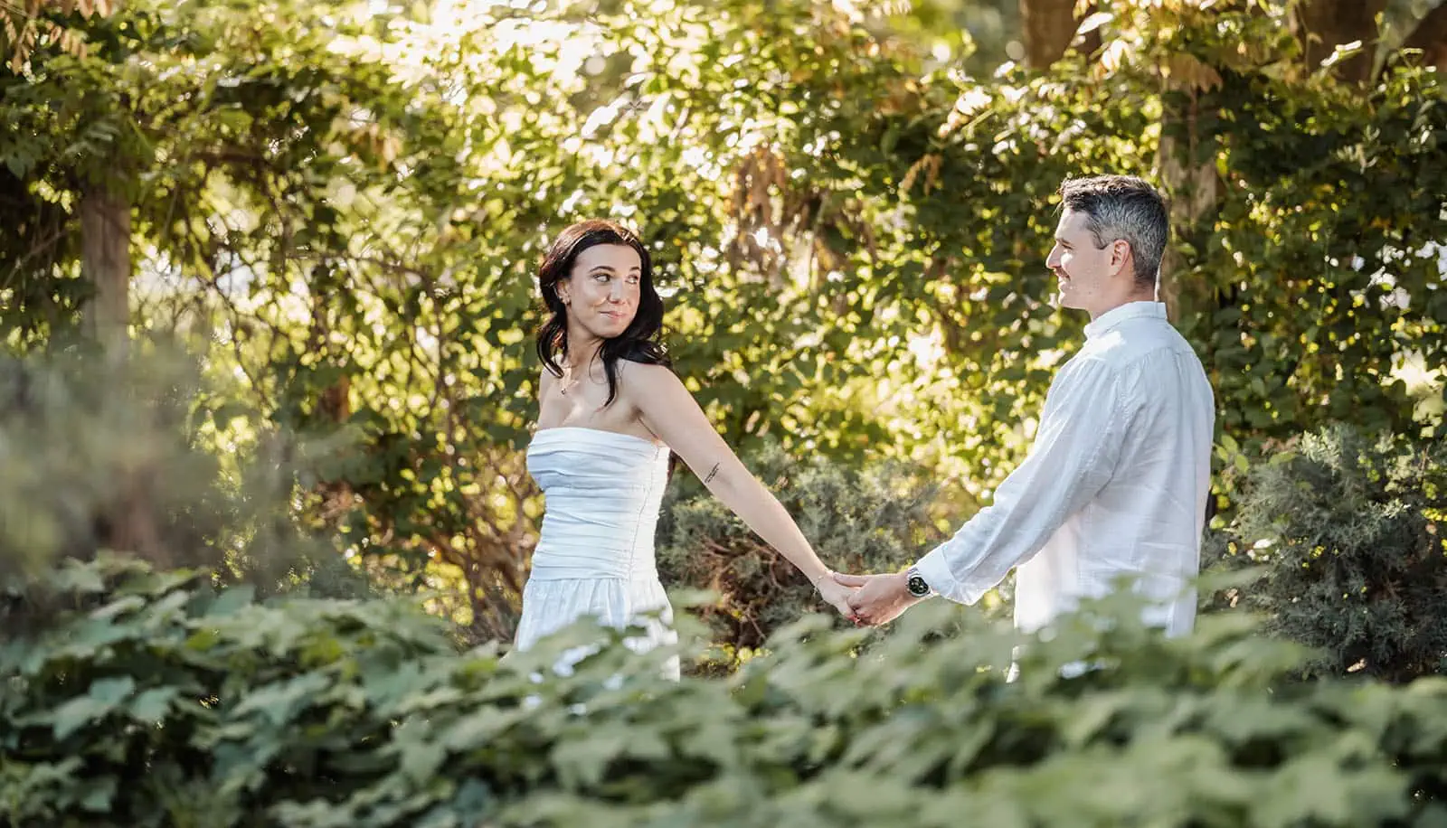 himeji gardens couples shoot - tom & tess 89 Couple enjoys romantic sunset in serene natural setting.