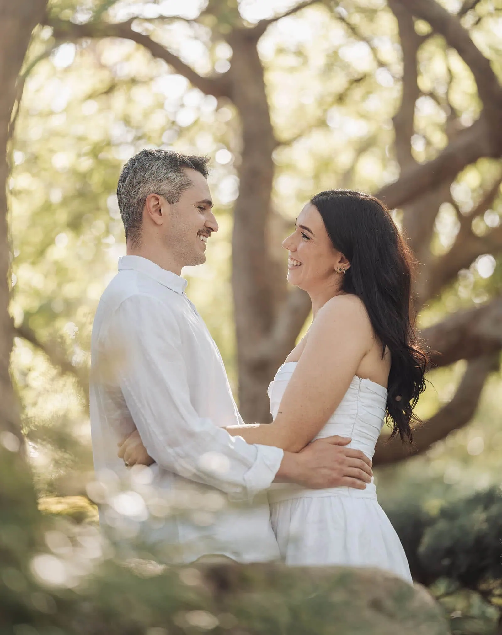 himeji gardens couples shoot - tom & tess 100 Serene couple enjoying natures beauty, peaceful outdoor scenery.